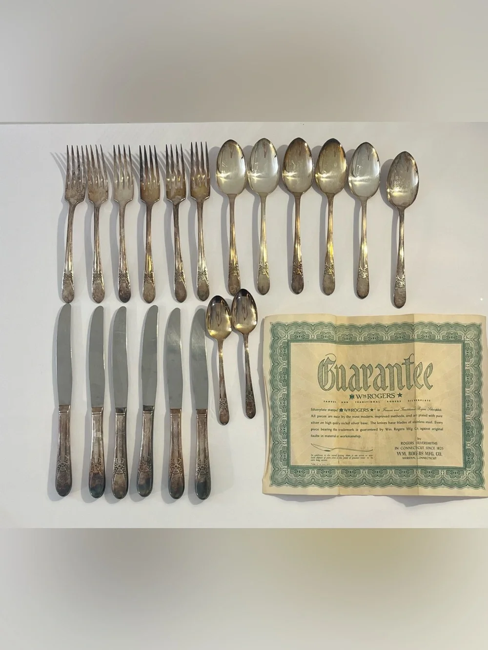 Wm Rogers IS Silver-plated Flatware Set 20 Pieces 1940 Beloved w/Guarantee Paper